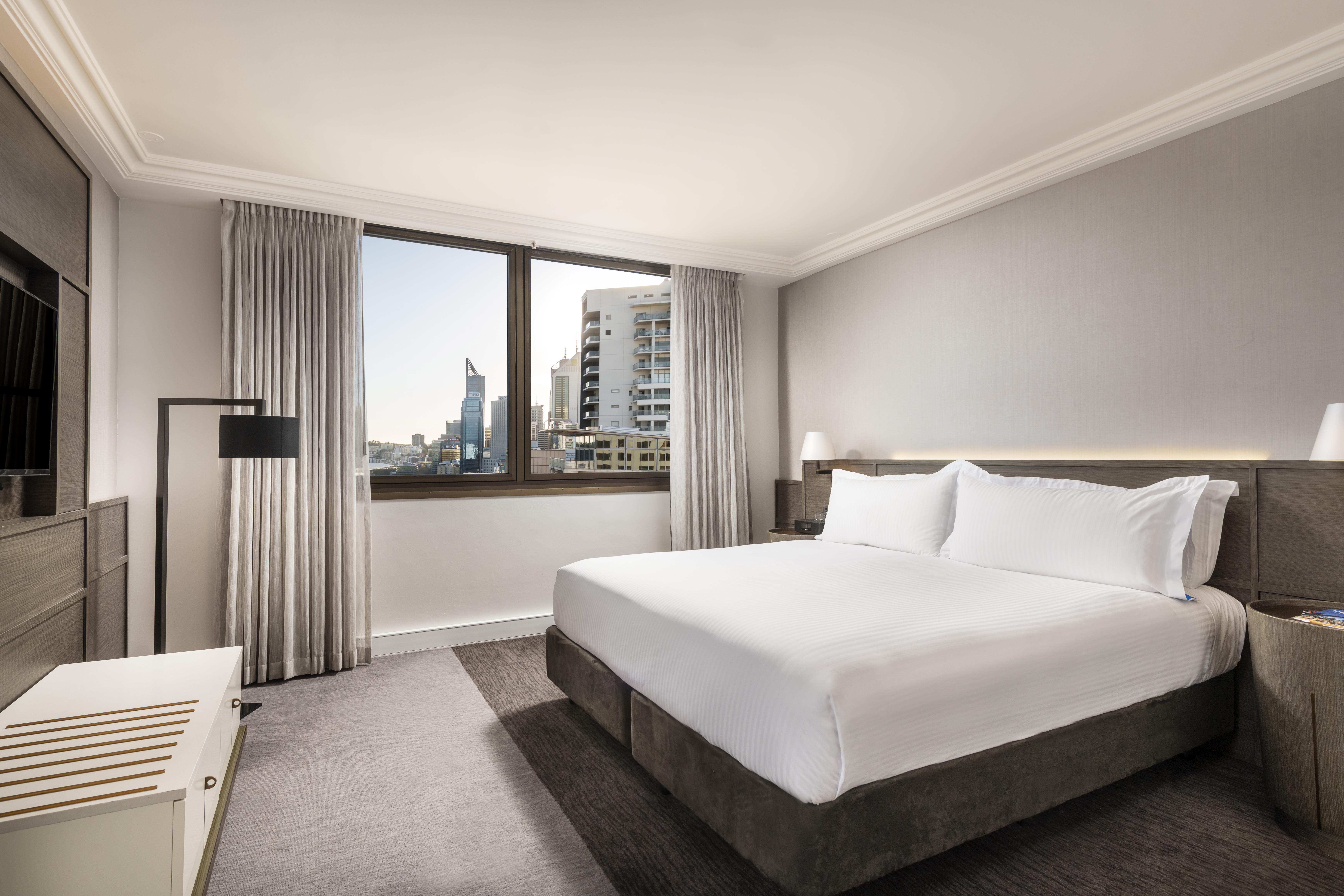 Pan Pacific Perth Hotel Kültér fotó A bedroom at the hotel