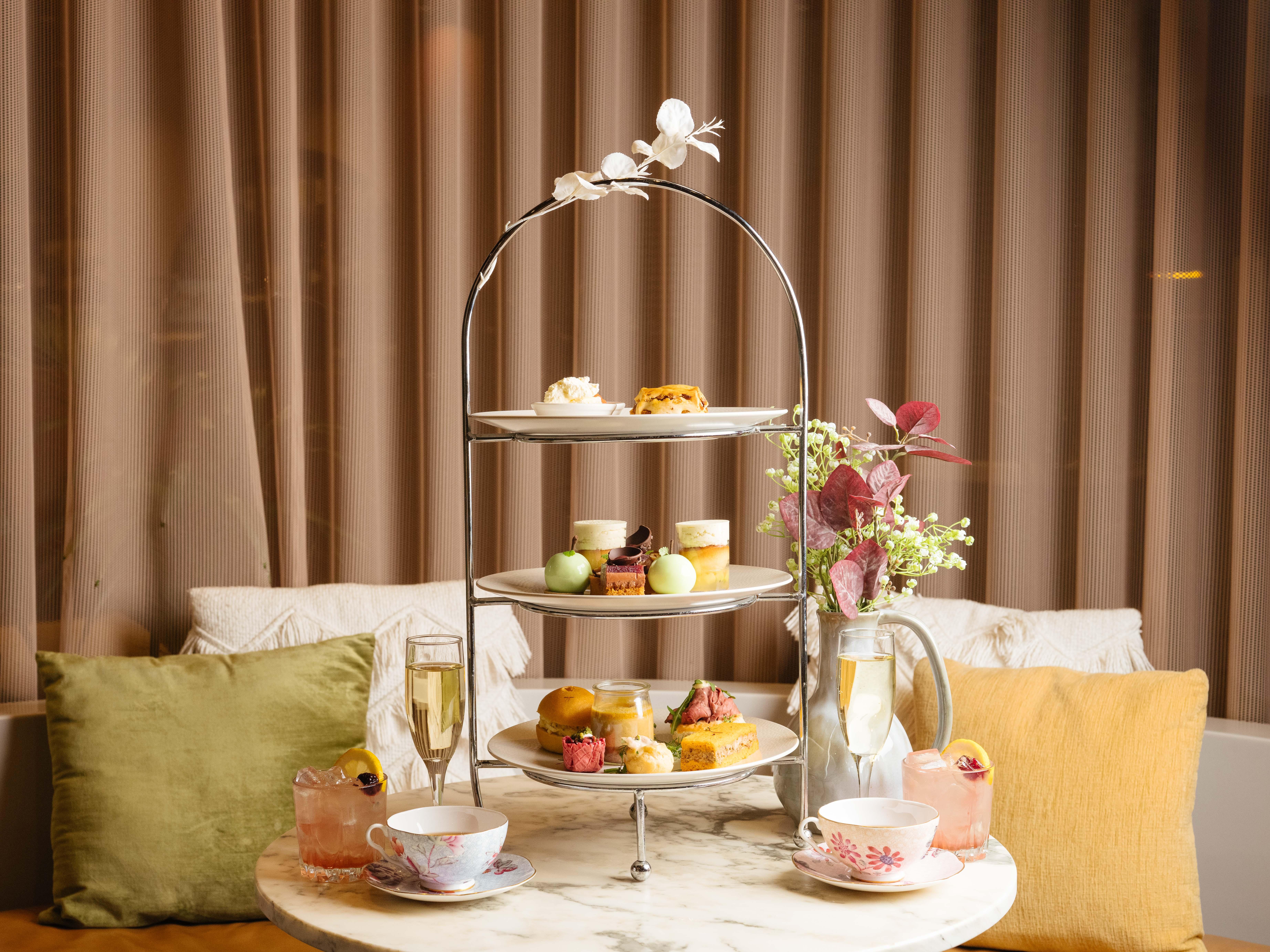 Pan Pacific Perth Hotel Kültér fotó Afternoon tea at the Mandarin Oriental, Hong Kong