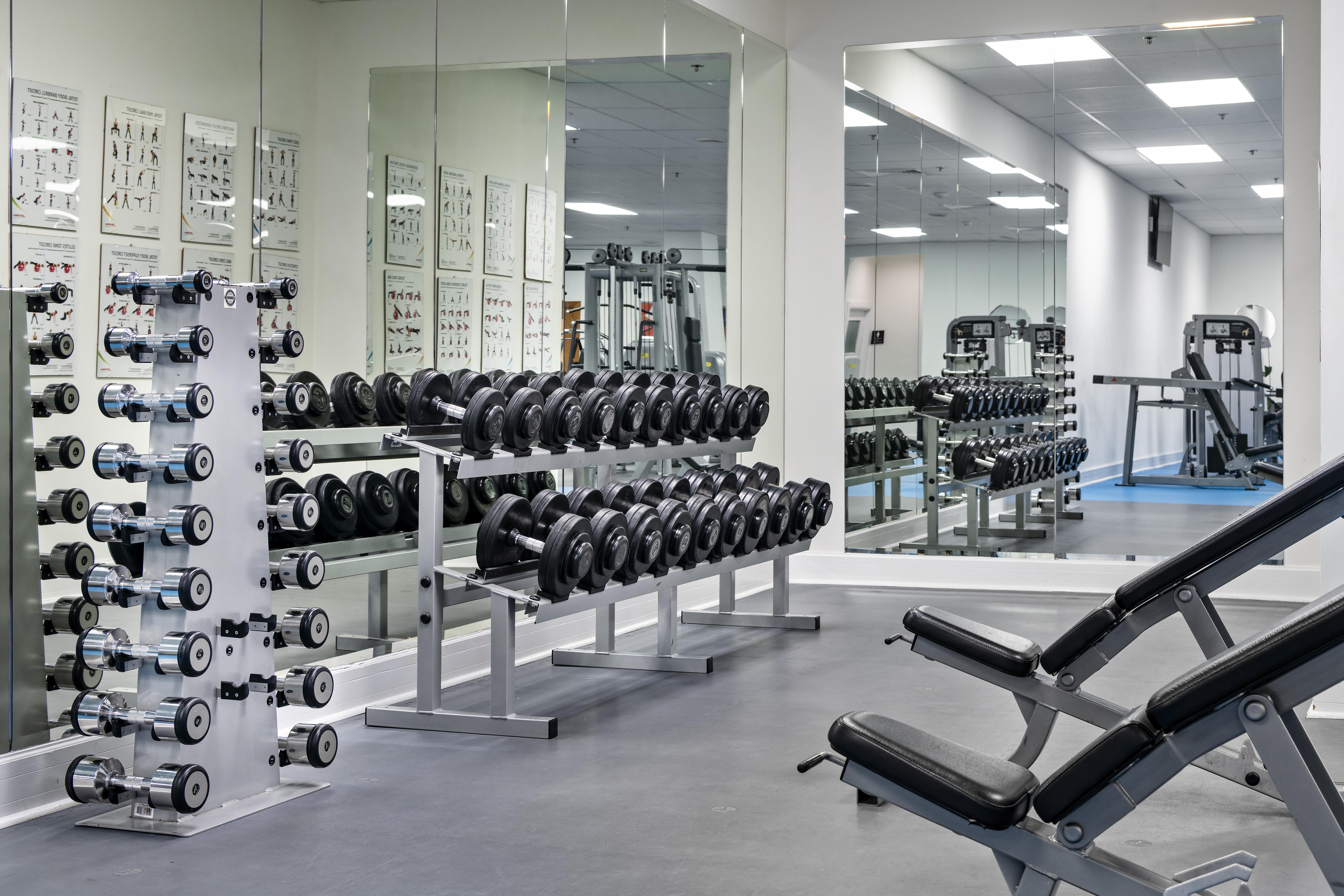 Pan Pacific Perth Hotel Kültér fotó A typical gym
