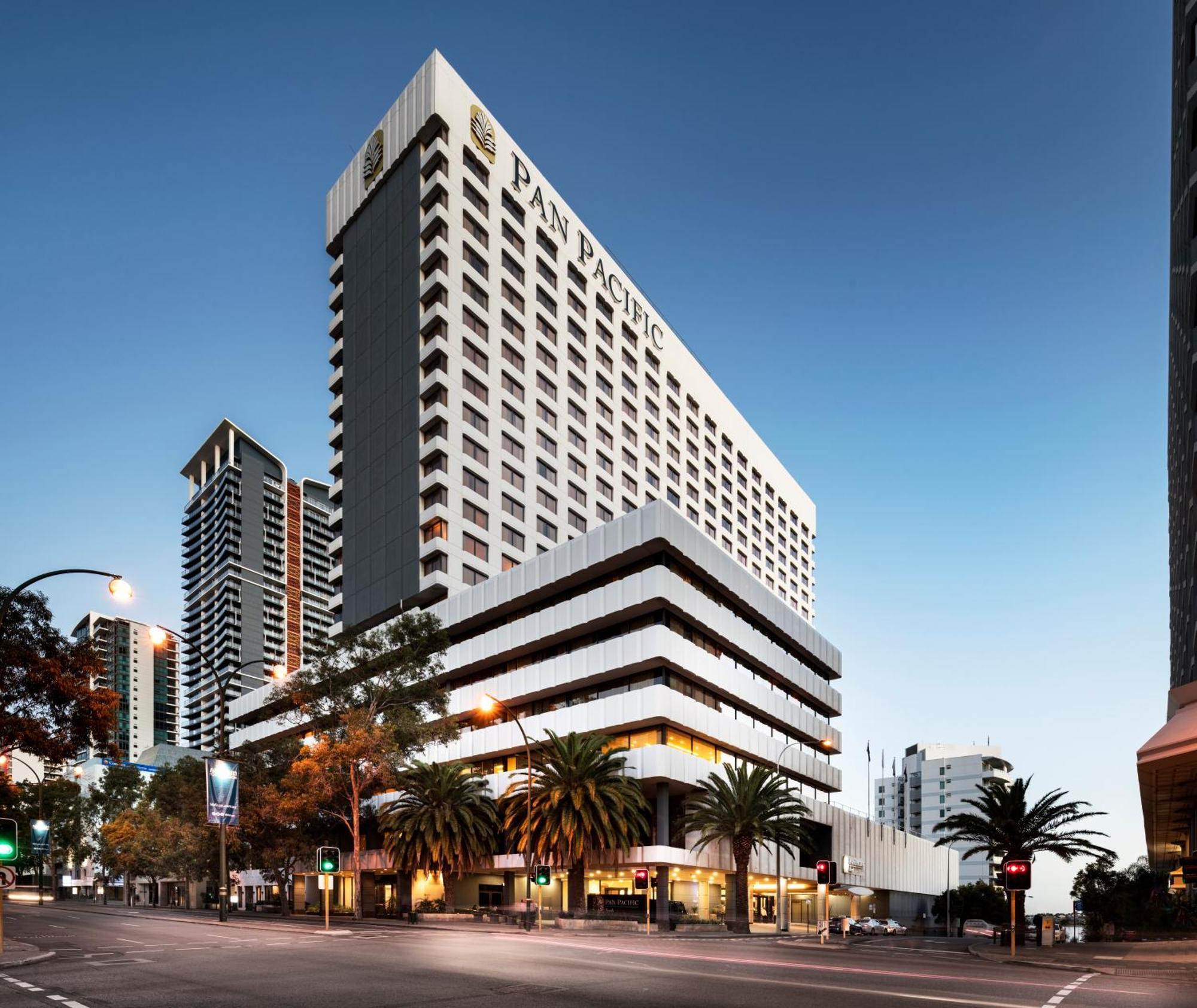 Pan Pacific Perth Hotel Kültér fotó The hotel in 2016